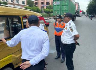 Dishub Pekanbaru Tertibkan Angkot dan Bus Kota Tak Layak Jalan di Kawasan STC