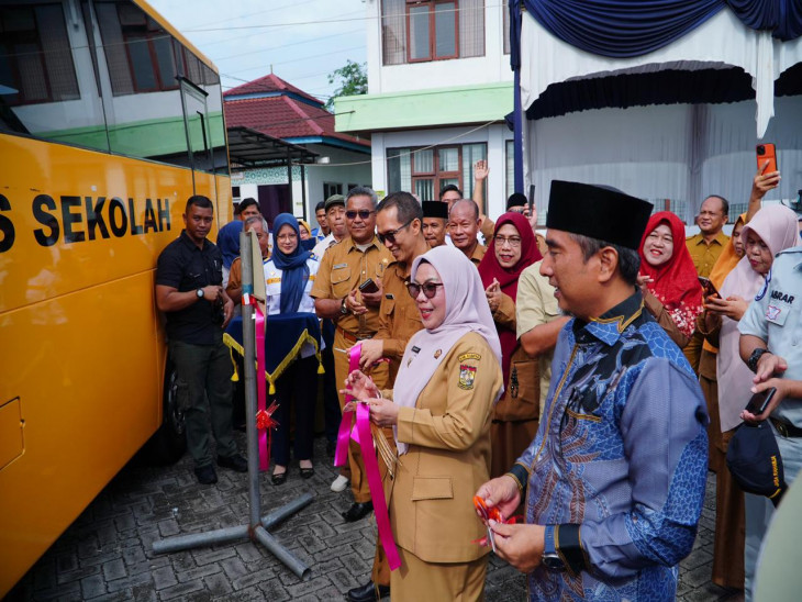 Pemkab Kampar Luncurkan Bus Sekolah Gratis untuk Pelajar Tambang