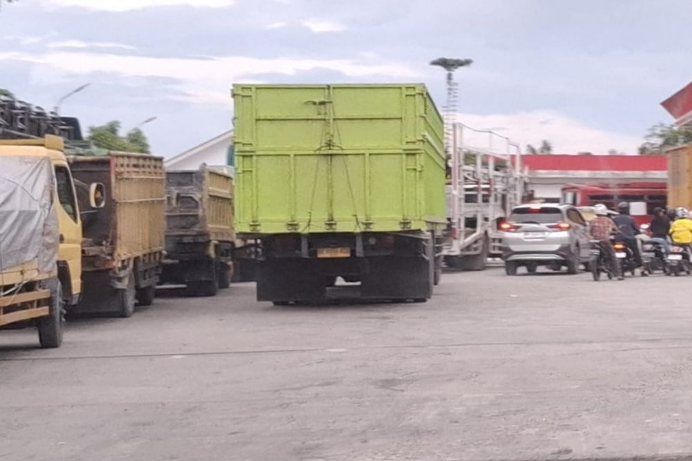 Pemkab Sebut Antrean Panjang di SPBU Bengkalis Bukan karena BBM Langka