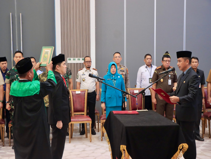 Bupati Kampar Ahmad Yuzar Lantik Ardi Mardiansyah sebagai Penjabat Sekda Kampar
