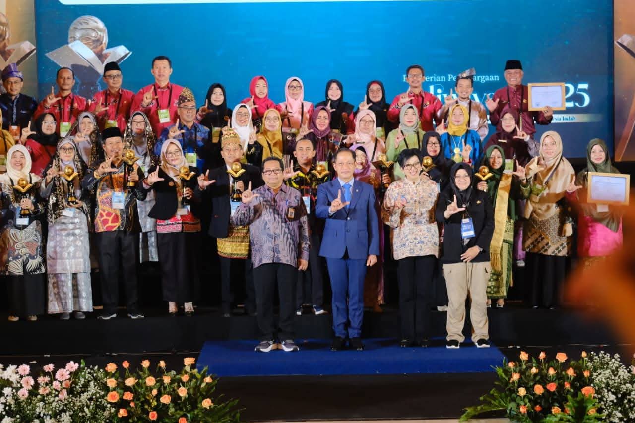 11 Sekolah di Siak Raih Penghargaan Adiwiyata Nasional, Diserahkan Langsung oleh Menteri KLHK