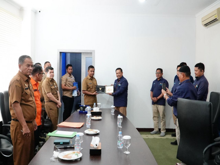 Bupati Kampar Terima Silaturahmi Manajer PLN UP3 Bangkinang, Perkuat Sinergi Pembangunan Daerah