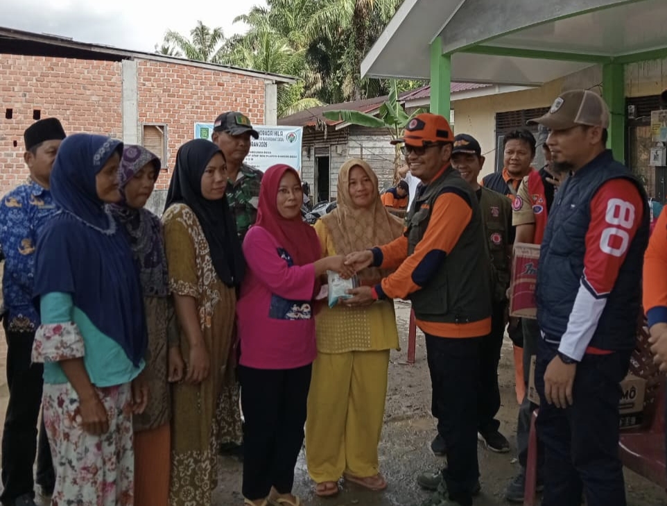Atas Instruksi Bupati Inhil, Bantuan Provinsi Mulai Disalurkan ke Warga Terdampak Banjir Kemuning