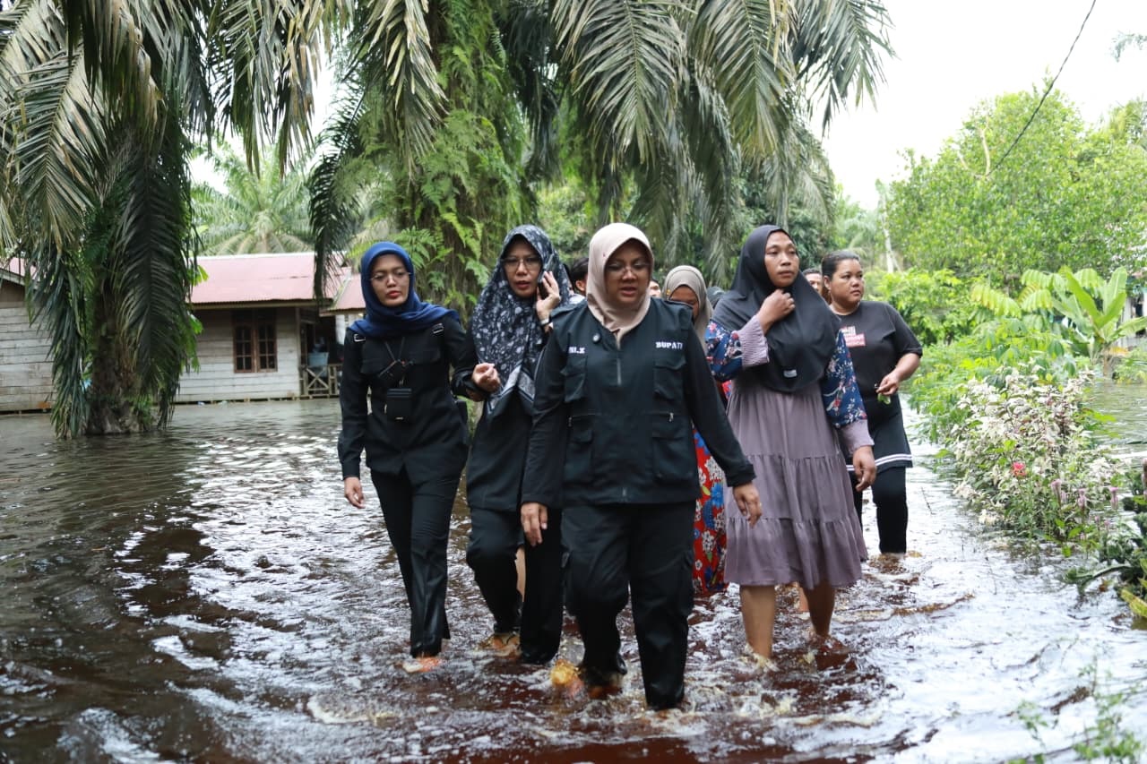 Banjir Meluas di Siak, Bupati Afni Instruksikan Pejabat Turun Langsung Dampingi Warga