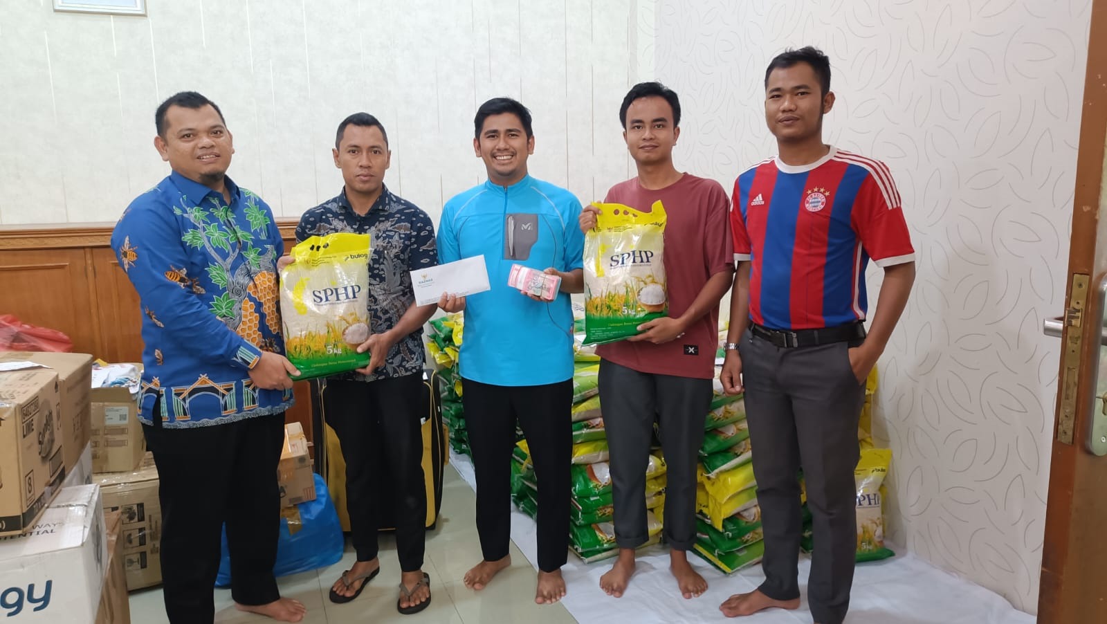 Pengurus Masjid Raya An-Nur Riau Serahkan Donasi Tabligh Akbar An-Nur Peduli�ke Baznas