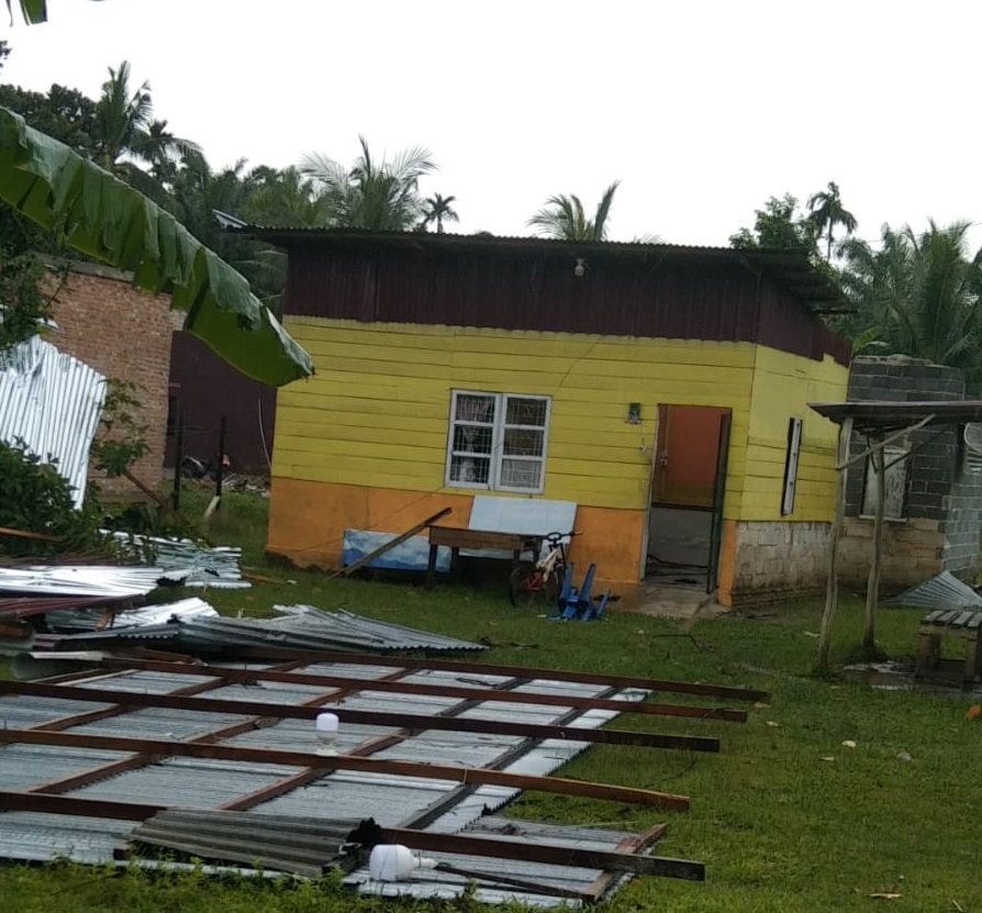 Angin Puting Beliung Terjang Mundam Dumai, Sejumlah Warga Mengungsi