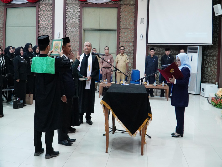 Wakil Bupati Kampar Lantik 205 Kepala Sekolah dan 6 Pejabat Fungsional