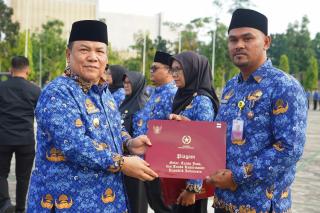 308 PNS Riau Terima Satya Lencana Karya Satya dari Presiden Prabowo