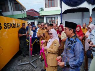 Pemkab Kampar Luncurkan Bus Sekolah Gratis untuk Pelajar Tambang