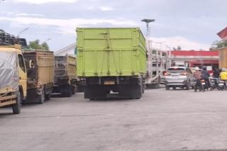 Pemkab Sebut Antrean Panjang di SPBU Bengkalis Bukan karena BBM Langka
