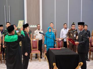 Bupati Kampar Ahmad Yuzar Lantik Ardi Mardiansyah sebagai Penjabat Sekda Kampar