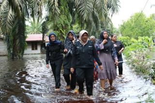 Banjir Meluas di Siak, Bupati Afni Instruksikan Pejabat Turun Langsung Dampingi Warga