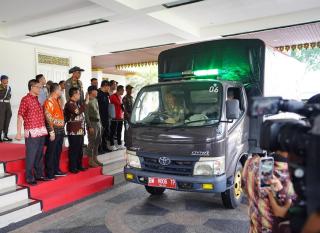 Pemprov Riau Salurkan Bantuan Tahap II untuk Korban Bencana di Sumut dan Aceh