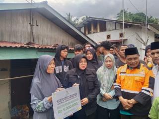 Bupati Siak Tinjau Kebakaran di Minas, Salurkan Bantuan untuk Warga