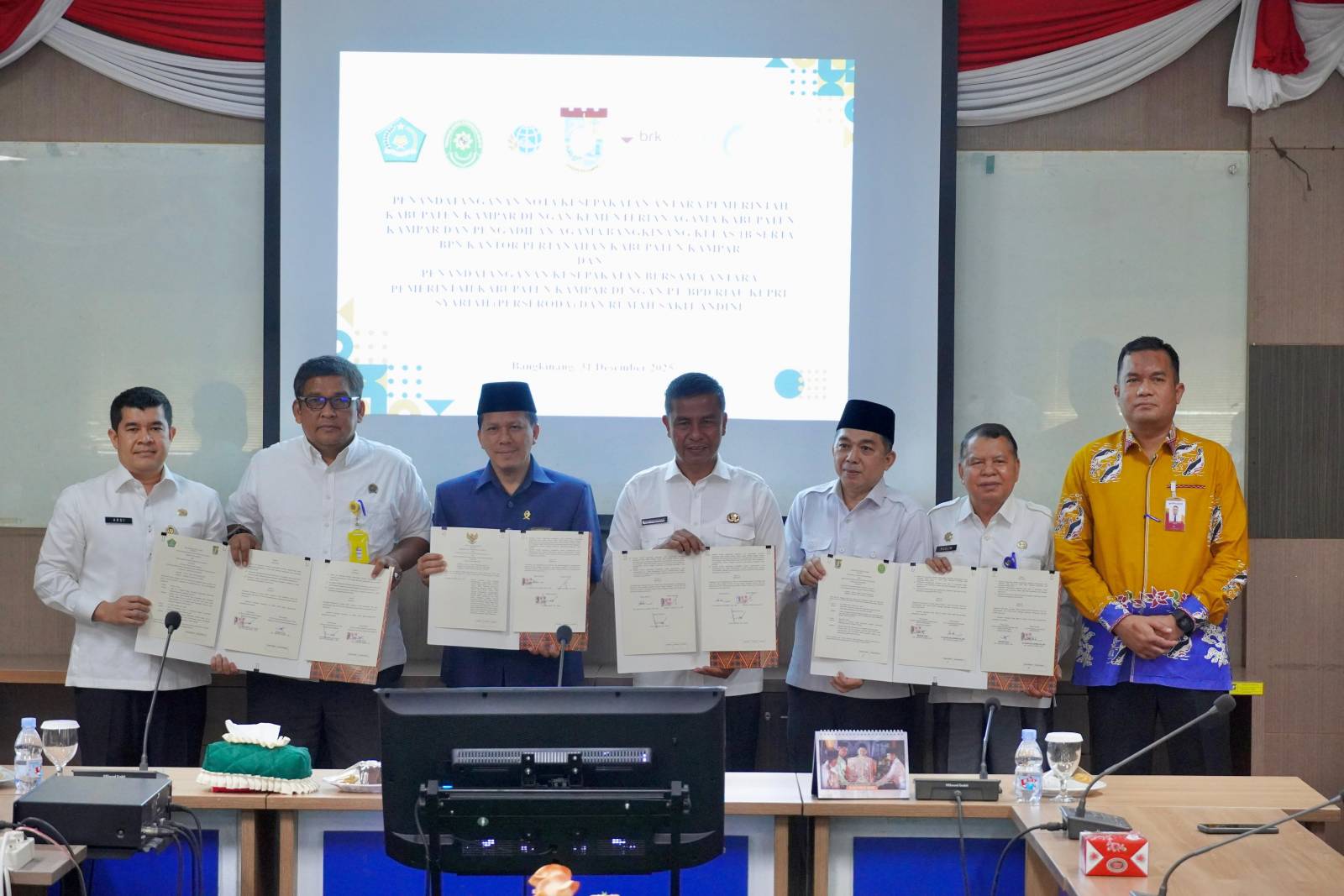 Bupati Kampar Teken Nota Kesepakatan Strategis dengan Lembaga Vertikal dan Perbankan Syariah