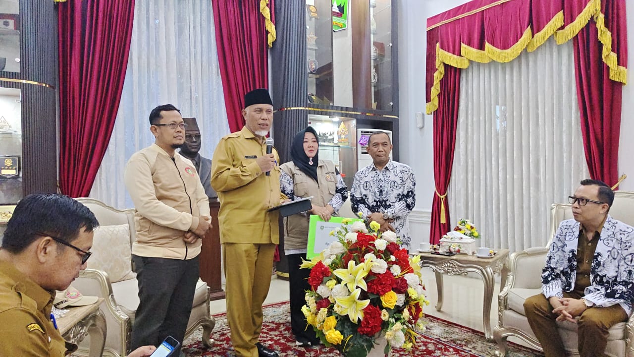 PGRI Kabupaten Bengkalis Salurkan Bantuan Rp420 Juta untuk Korban Bencana di Sumbar