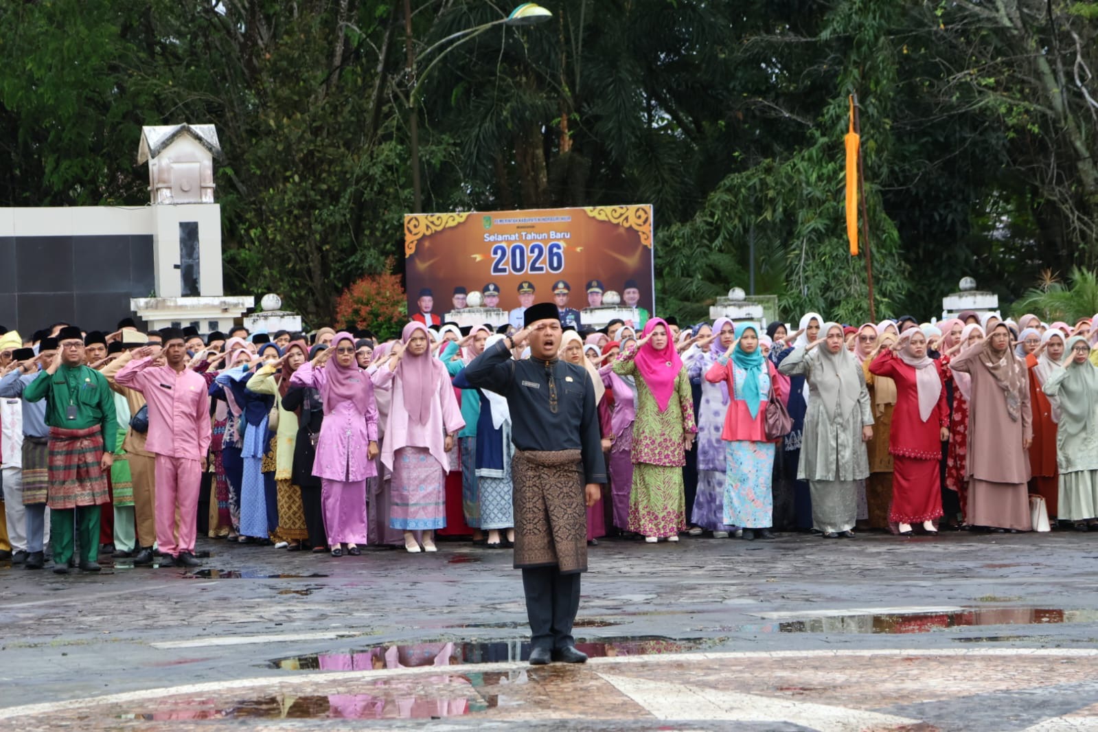 Bupati Indragiri Hilir Pimpin Apel Awal Tahun 2026, Tegaskan Pentingnya Perubahan Kinerja ASN