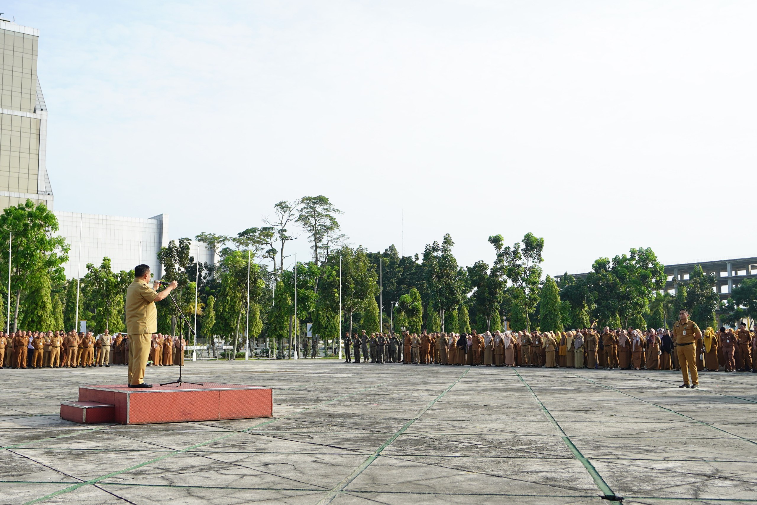 Plt Gubernur Riau Tekankan Prioritas Tunda Bayar dan Tunda Salur di Apel Perdana 2026