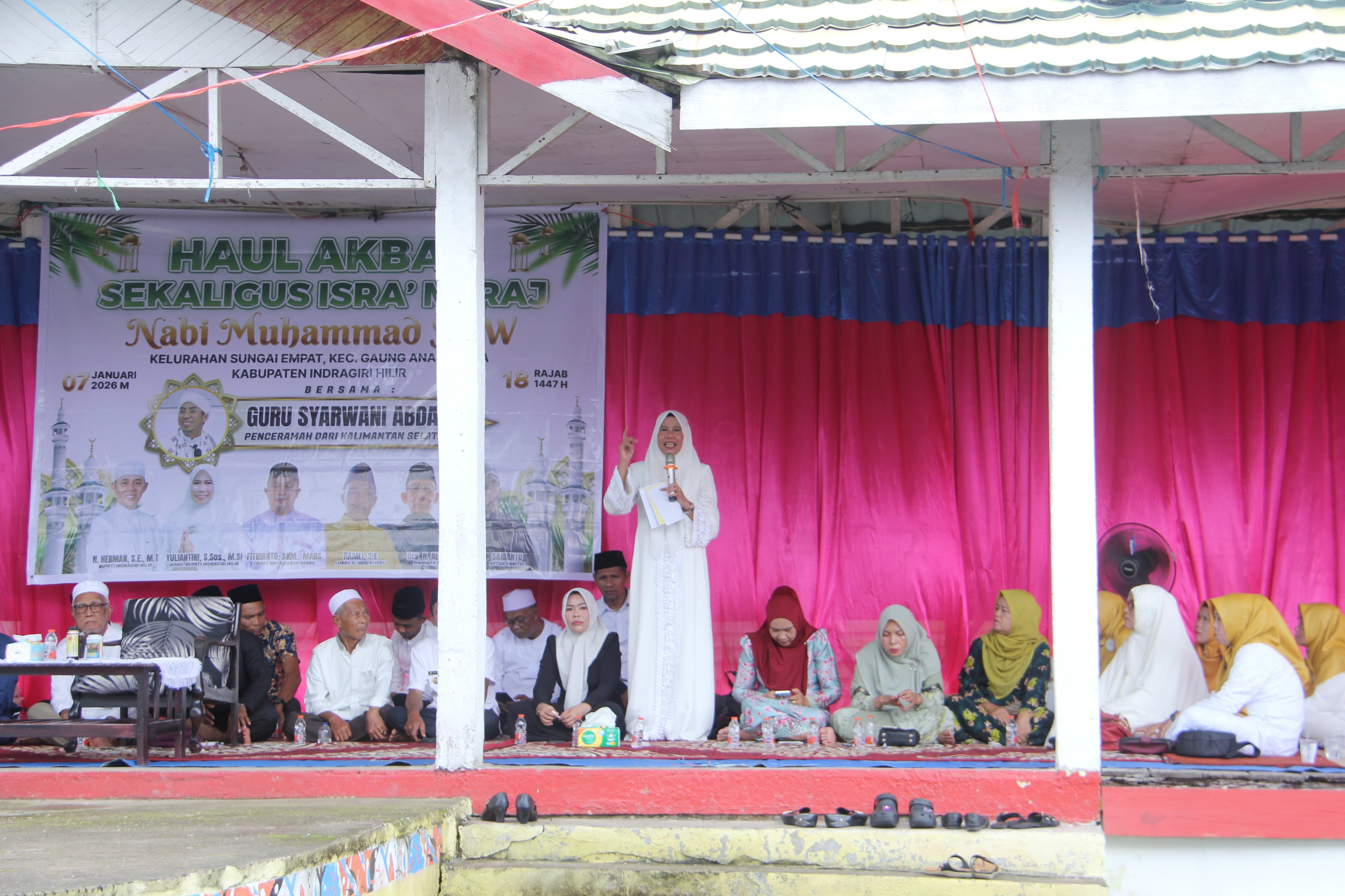 Wakil Bupati Inhil Hadiri Haul Akbar dan Peringatan Isra Mi’raj di Sungai Empat