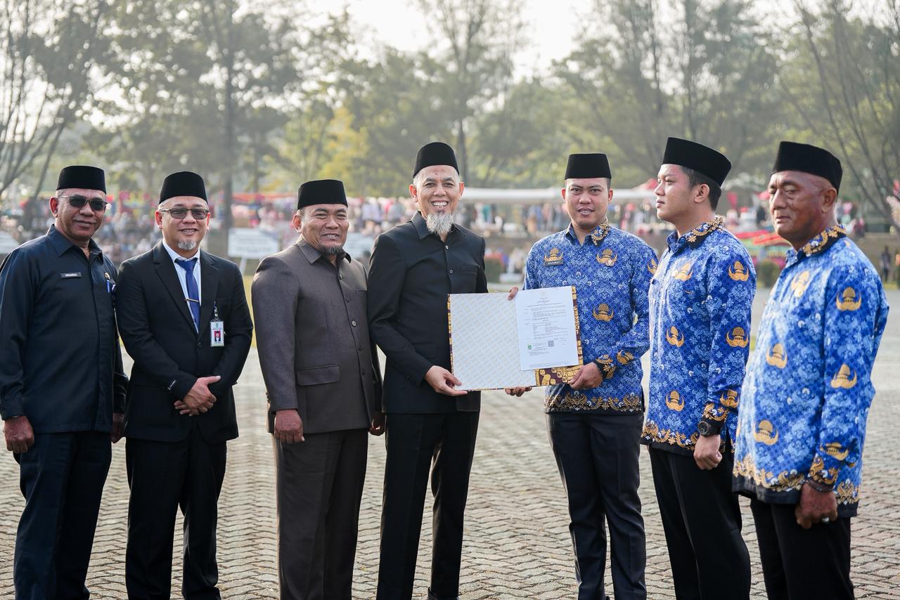Perkuat Layanan Publik, Wali Kota Dumai Serahkan SK PPPK Paruh Waktu kepada 1.186 Pegawai