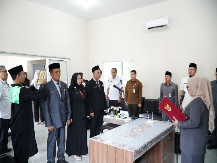 Wabup Kampar Lantik Tiga Pejabat Administrator Dukcapil, Dorong Percepatan Layanan Kependudukan