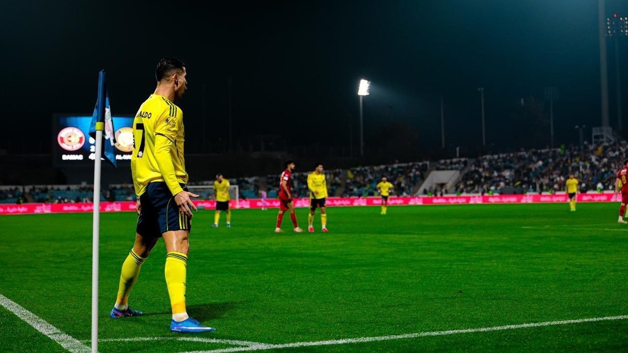 Ronaldo Cetak Gol ke-960, Al Nassr Taklukkan Damac dan Jaga Tekanan ke Al Hilal