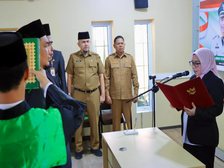 Wabup Kampar Lantik Dua Pejabat Administrator, Perkuat Pengawasan dan Kinerja Pemerintahan