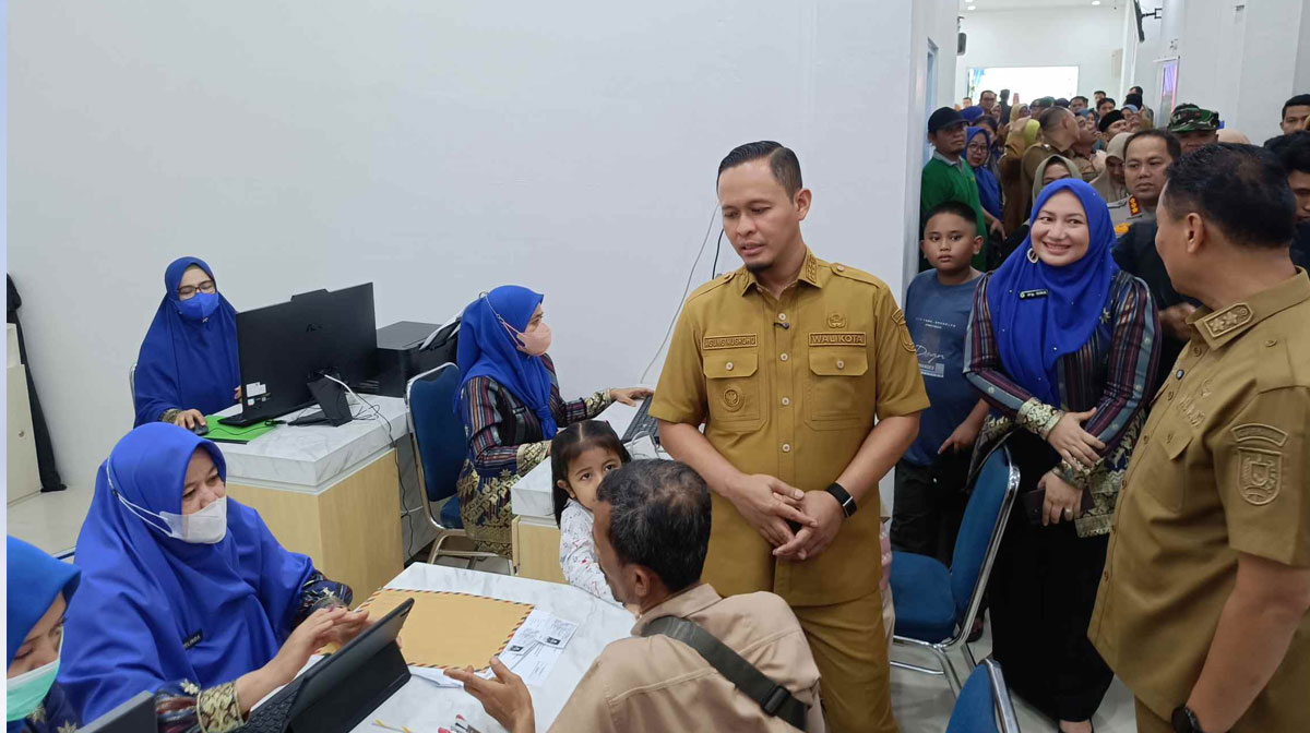 Capaian UHC Lampaui Target Nasional, Pemko Pekanbaru Terima Penghargaan dari Wakil Presiden