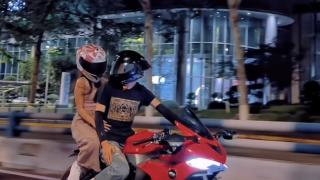 Buka Suara Soal Heboh Foto Dibonceng Cowok, Fuji: Itu Ojek, Bukan Pacar