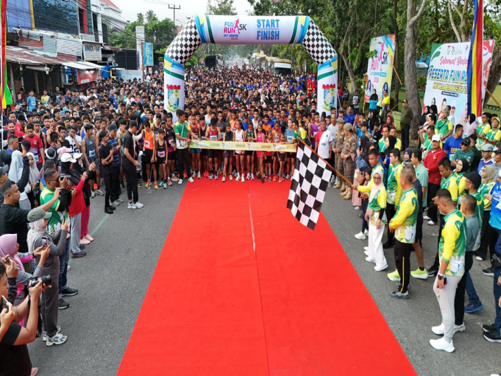 2.500 Peserta Ikuti Fun Run 5K, Bupati Kampar Resmi Lepas Rangkaian HUT ke-76 Kabupaten Kampar