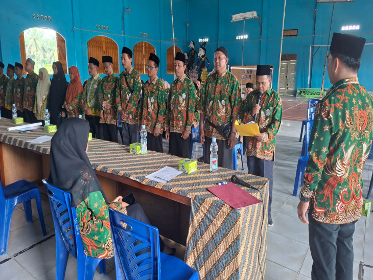 Tapung Hilir Perkuat Pendidikan Diniyah, DPAC FKDT Dilantik Masa Khidmat 2025–2029