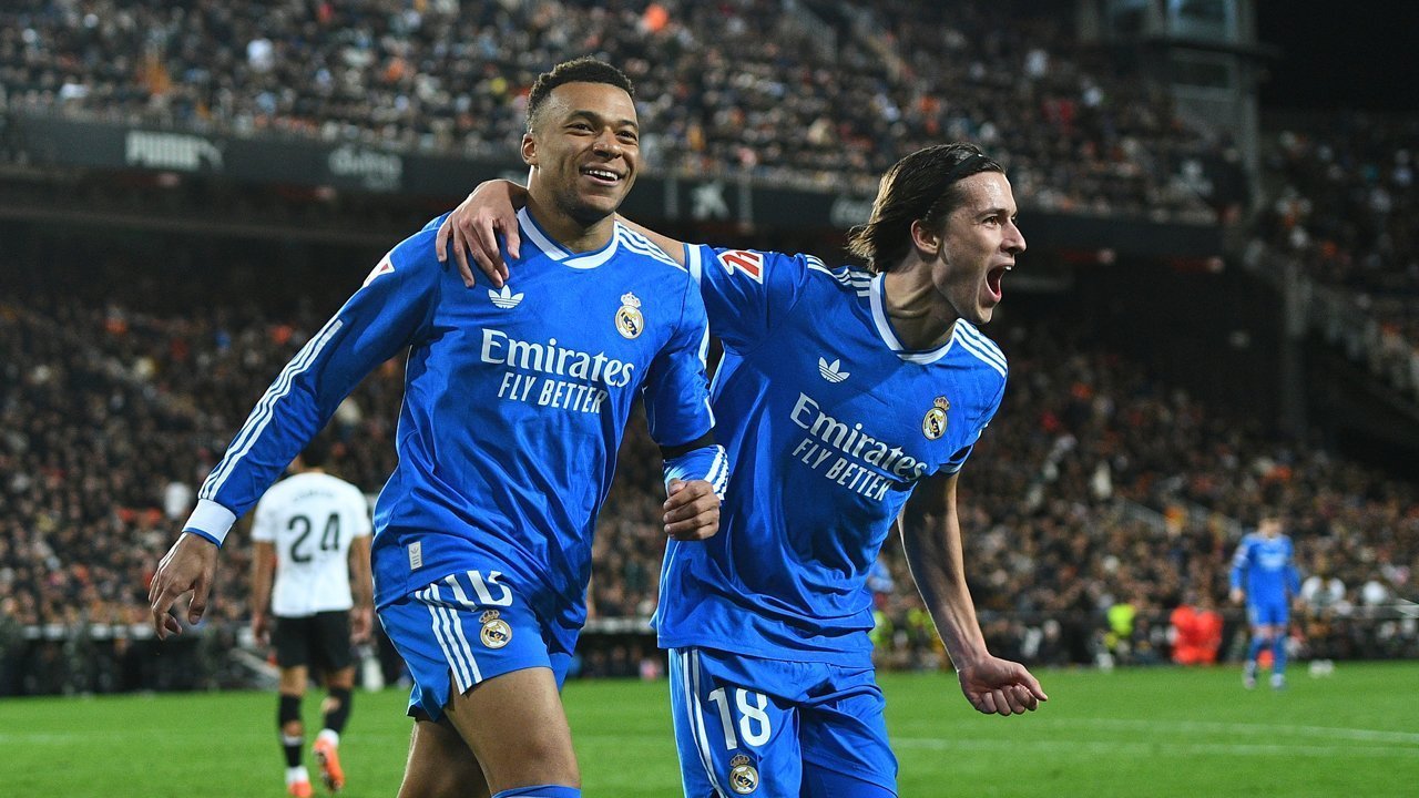 Carreras dan Mbappe Antar Real Madrid Tekuk Valencia 2-0 di Mestalla