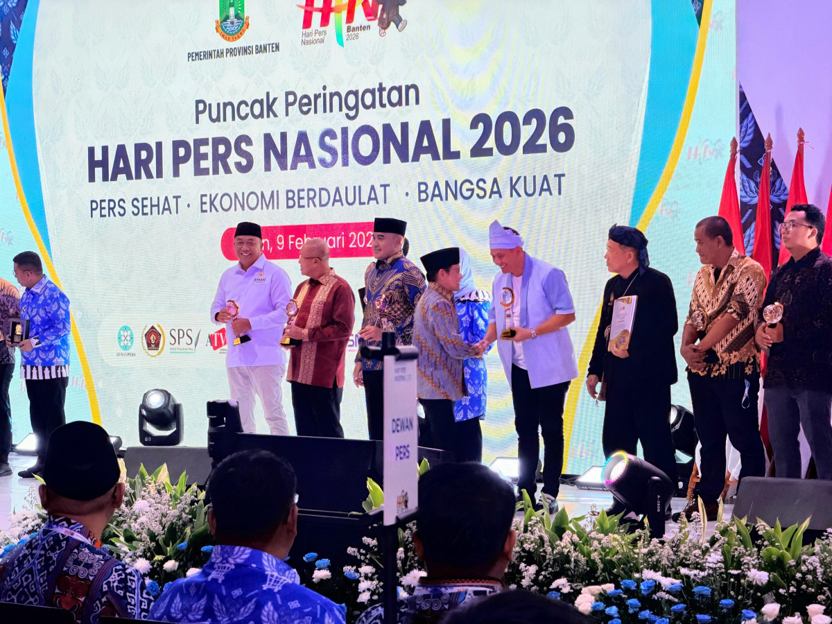 Peduli dan Konsisten Bangun Olahraga, Wali Kota Pekanbaru Raih SIWO PWI Award di Puncak HPN 2026