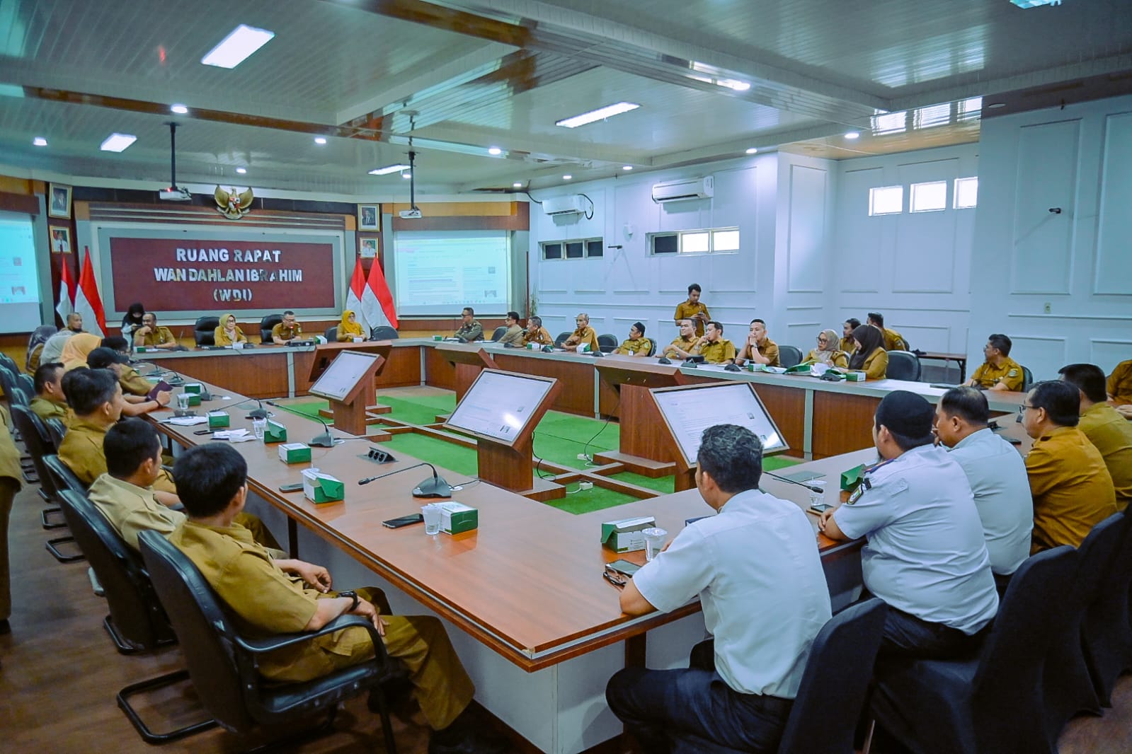 Sekda Dumai Pimpin Rakor Penertiban, Pengawasan Reklame dan Hiburan Malam Diperketat
