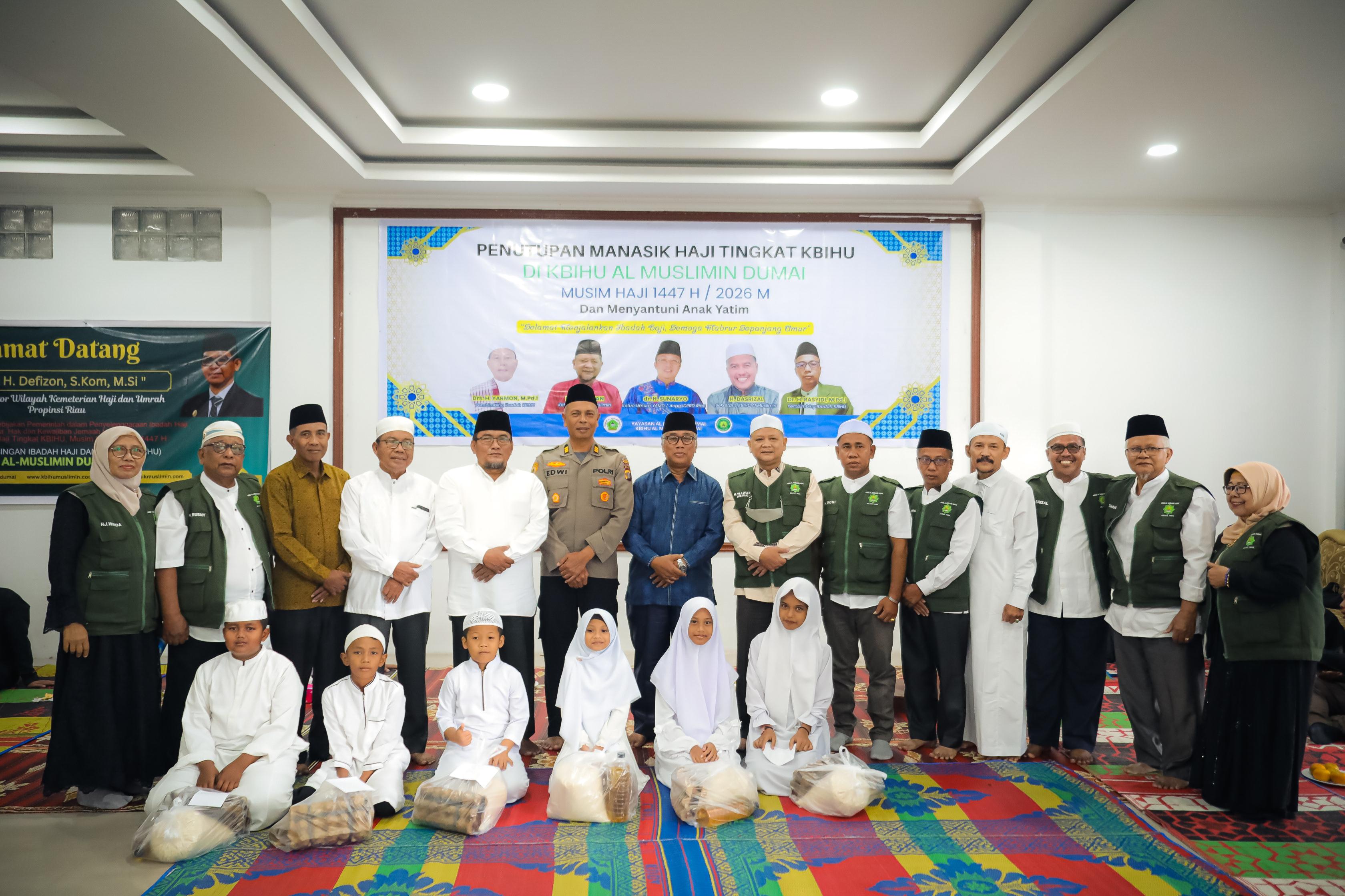 Wawako Dumai Tutup Manasik Haji KBIHU Al-Muslimin Disertai Santunan Anak Yatim