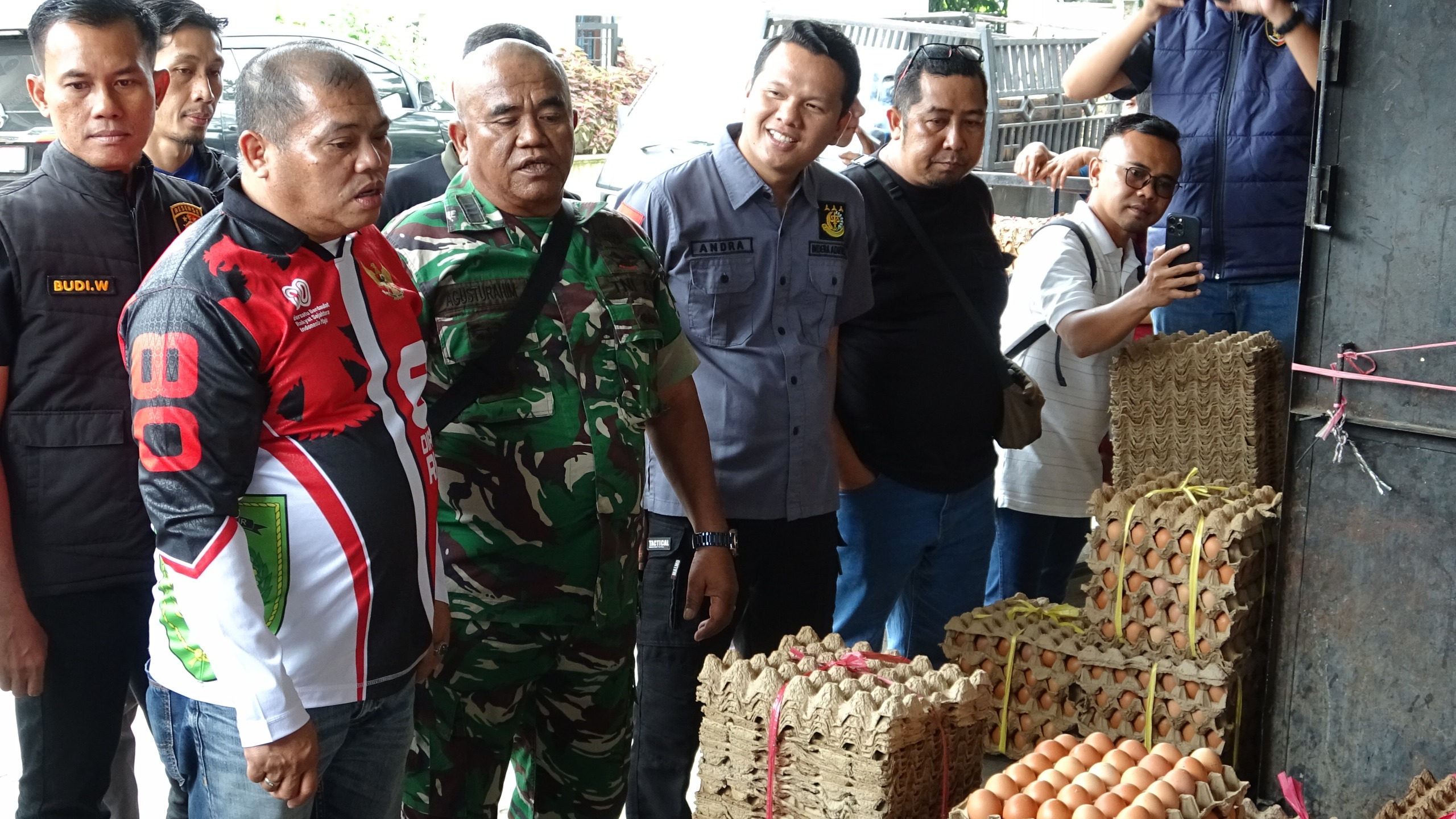 Jelang Imlek 2026, Bupati Inhil Perintahkan Pengawasan Harga dan Stok Sembako