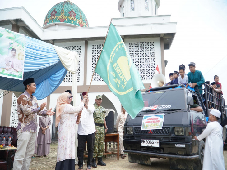 Wabup Kampar Resmi Lepas Pawai Ta’aruf Akbar Sambut Ramadan 1447 H di Siabu
