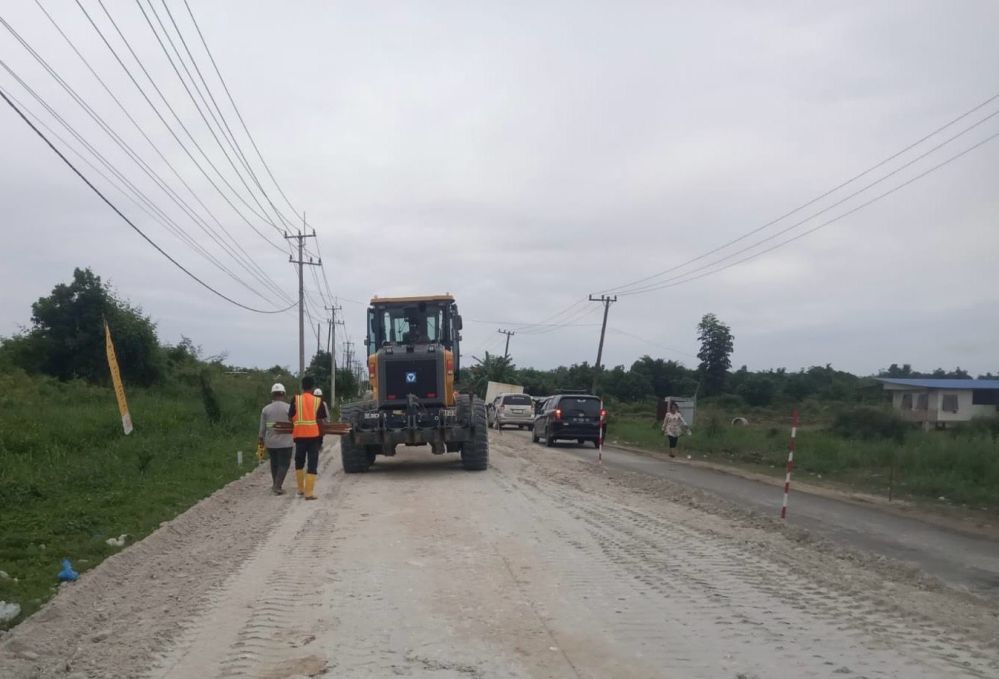 Atasi Banjir, BPJN Riau Percepat Perbaikan Jalintim Km 73â€“83 Pelalawan