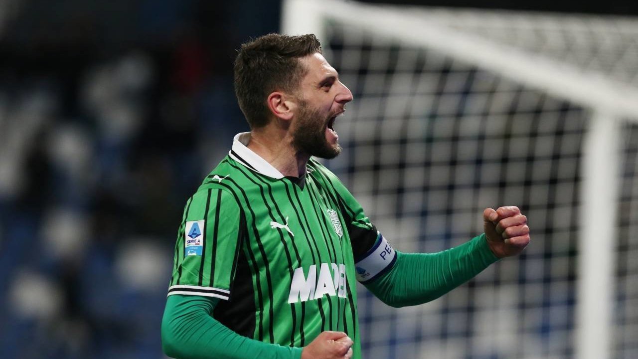 Sassuolo Libas Verona 3-0, Domenico Berardi Bersinar â€“ Jay Idzes Tampil Solid 90 Menit