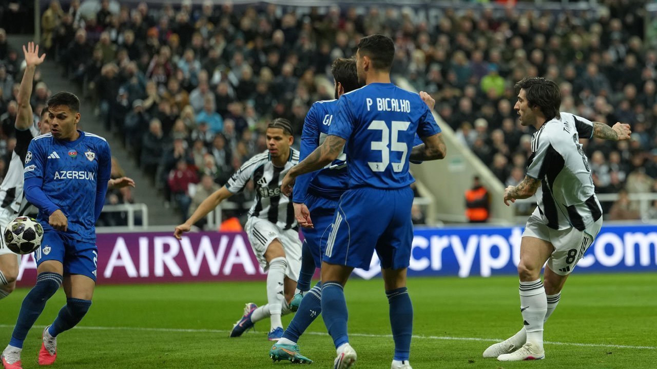 Newcastle Lolos ke 16 Besar! Taklukkan Qarabag 3-2, Unggul Agregat 9-3