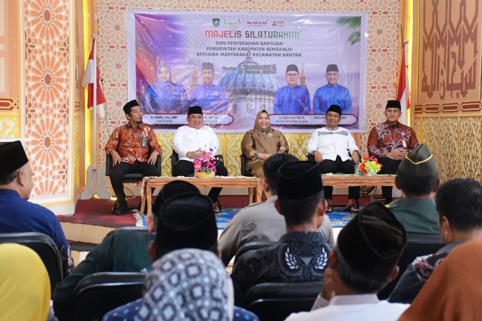 Safari Ramadhan di Bantan, Bupati Kasmarni Serap Aspirasi dan Salurkan Bantuan