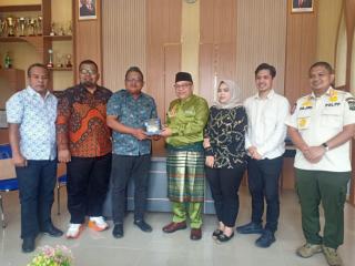 Plt. Kasatpol PP Kampar Terima Dua Kunjungan DPRD Sumatera Barat dalam Satu Hari