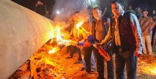 Bupati Kuansing Tegaskan Komitmen Pembangunan dan Pelestarian Budaya Saat Hadiri Melayur Jalur