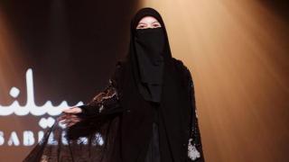 Wardatina Mawa Debut Jadi Model di Tengah Polemik dengan Insanul Fahmi-Inara Rusli