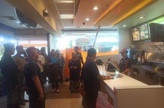 Satpol PP Sidak Restoran di Mal Pekanbaru, Tegur yang Buka Siang Tanpa Izin Ramadan