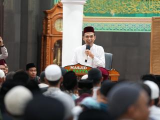 Pemkab Siak Undang UAS Isi Kajian Tematik dan Salat Subuh Berjamaah di Masjid Al-Fattah