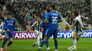 Newcastle Lolos ke 16 Besar! Taklukkan Qarabag 3-2, Unggul Agregat 9-3