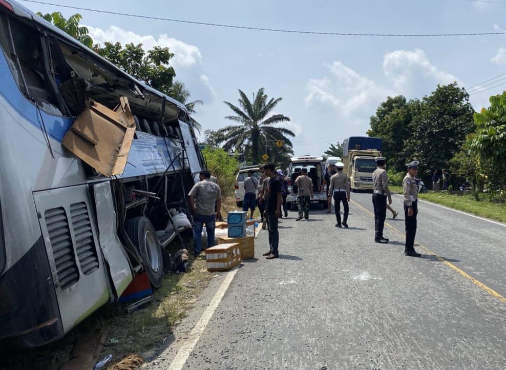 4 Penumpang Bus PMH Tewas dalam Tabrakan Maut di Pelalawan, Sopir Diduga Kabur