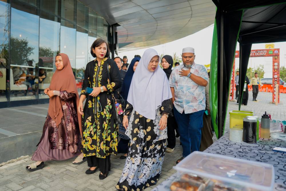 Kampoeng Takjil Citimall Dumai Dibuka, Hj. Leni Ramaini Ajak Dukung UMKM Lokal