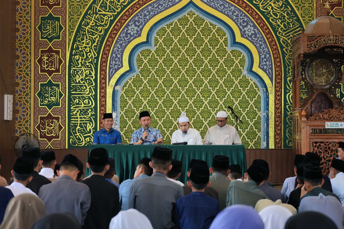 Wali Kota Pekanbaru Kunjungi SMP Madani, Tampung Aspirasi Guru dan Bahas Penambahan Kuota Siswa